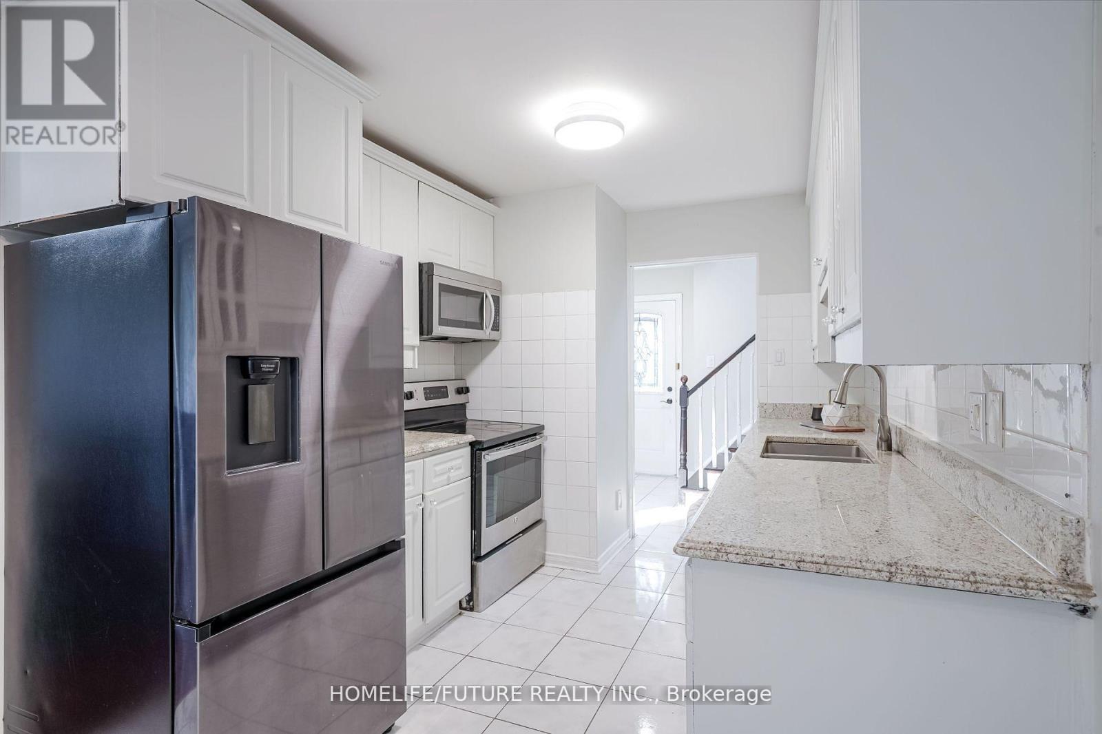 Main & 2nd Flr - 47 Carisbrooke Square, Toronto, Ontario  M1B 4M5 - Photo 12 - E13679560