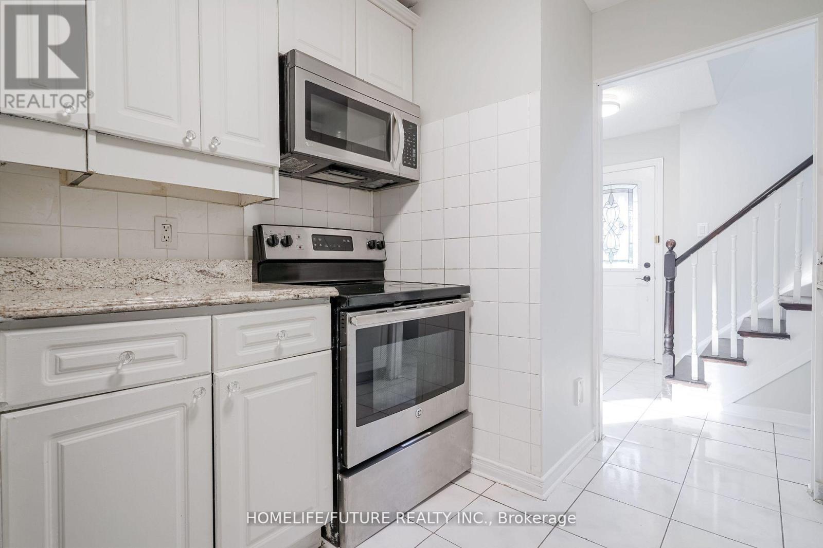Main & 2nd Flr - 47 Carisbrooke Square, Toronto, Ontario  M1B 4M5 - Photo 13 - E13679560