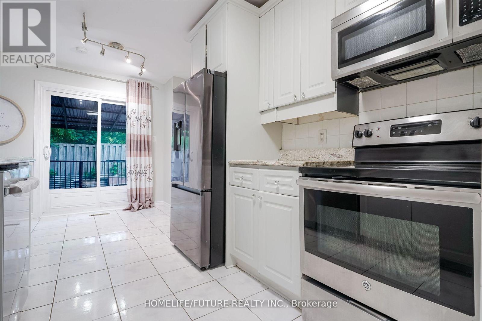 Main & 2nd Flr - 47 Carisbrooke Square, Toronto, Ontario  M1B 4M5 - Photo 16 - E13679560