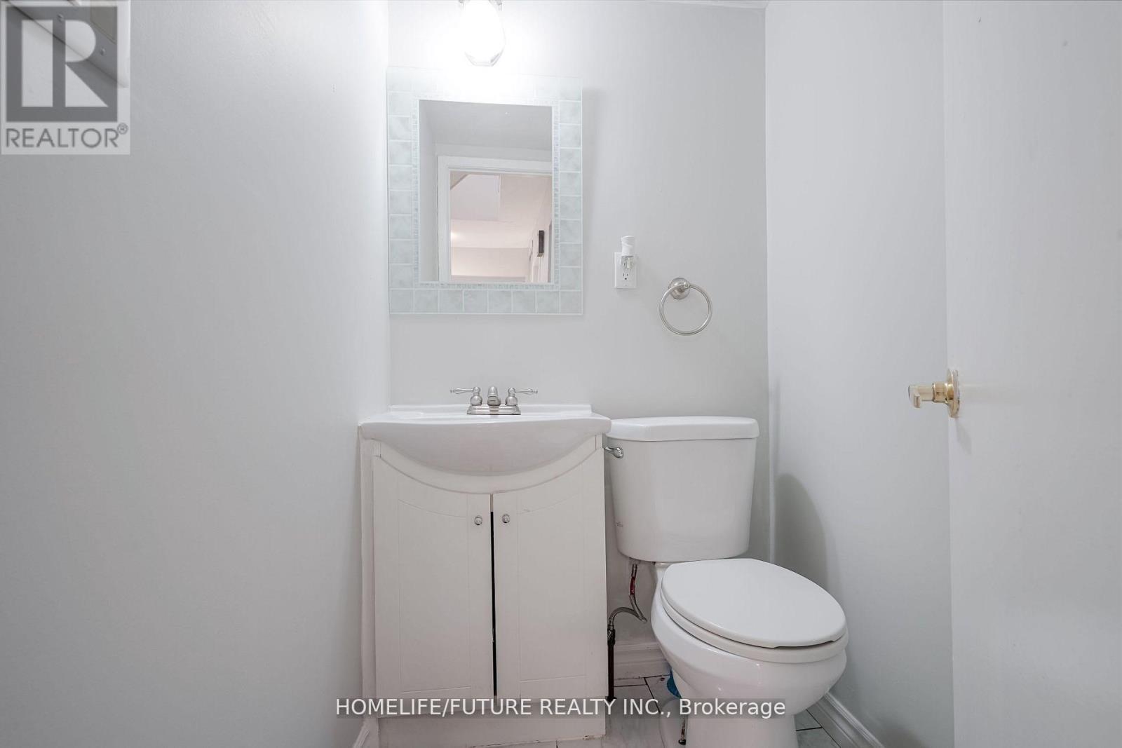 Main & 2nd Flr - 47 Carisbrooke Square, Toronto, Ontario  M1B 4M5 - Photo 22 - E13679560