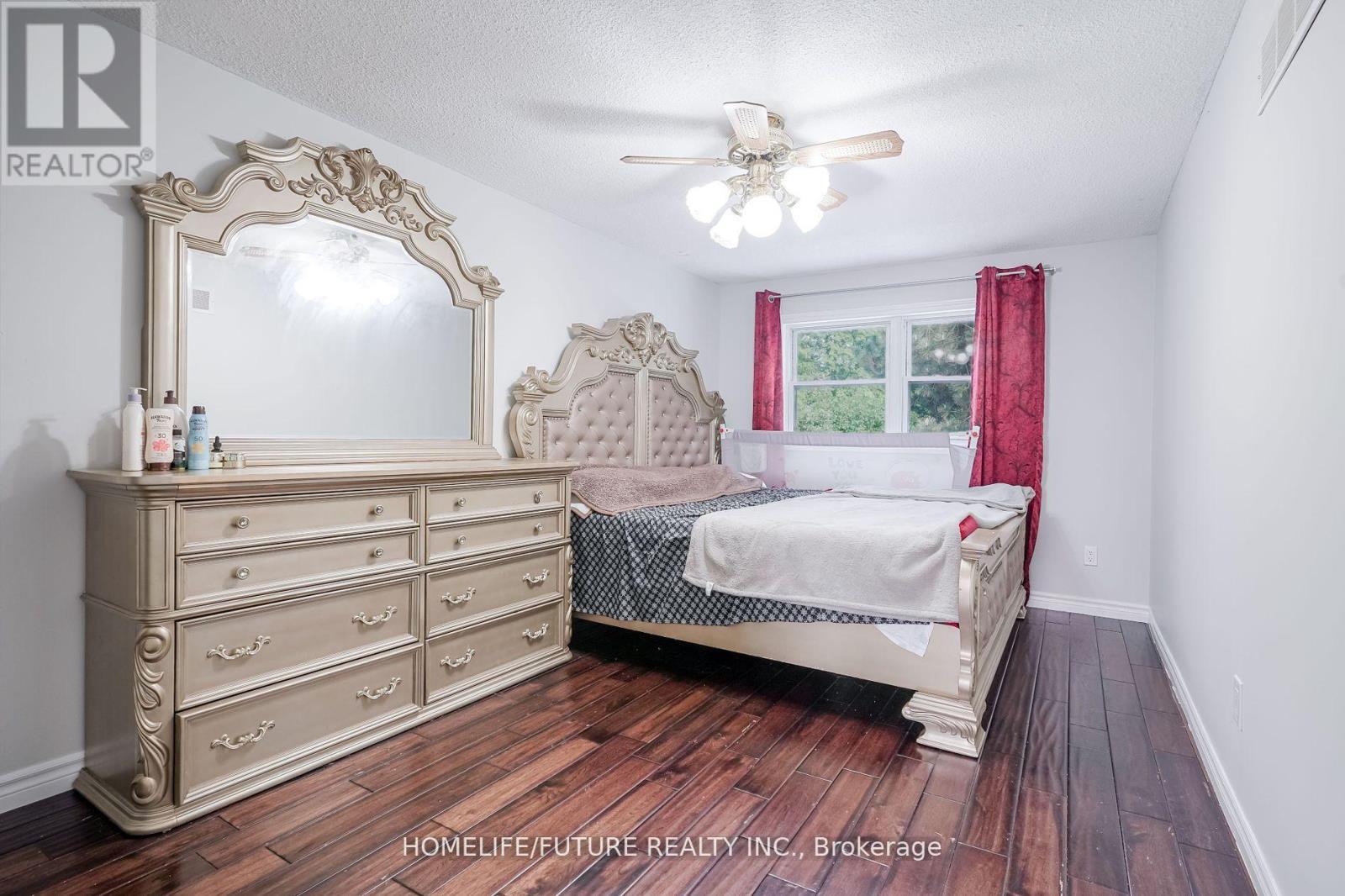 Main & 2nd Flr - 47 Carisbrooke Square, Toronto, Ontario  M1B 4M5 - Photo 23 - E13679560