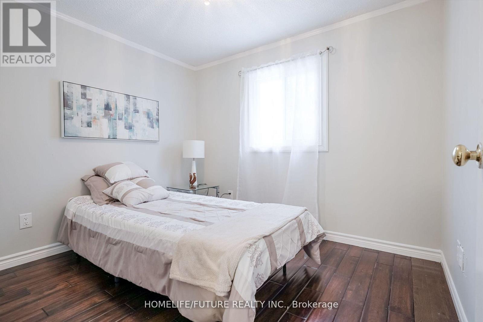 Main & 2nd Flr - 47 Carisbrooke Square, Toronto, Ontario  M1B 4M5 - Photo 30 - E13679560
