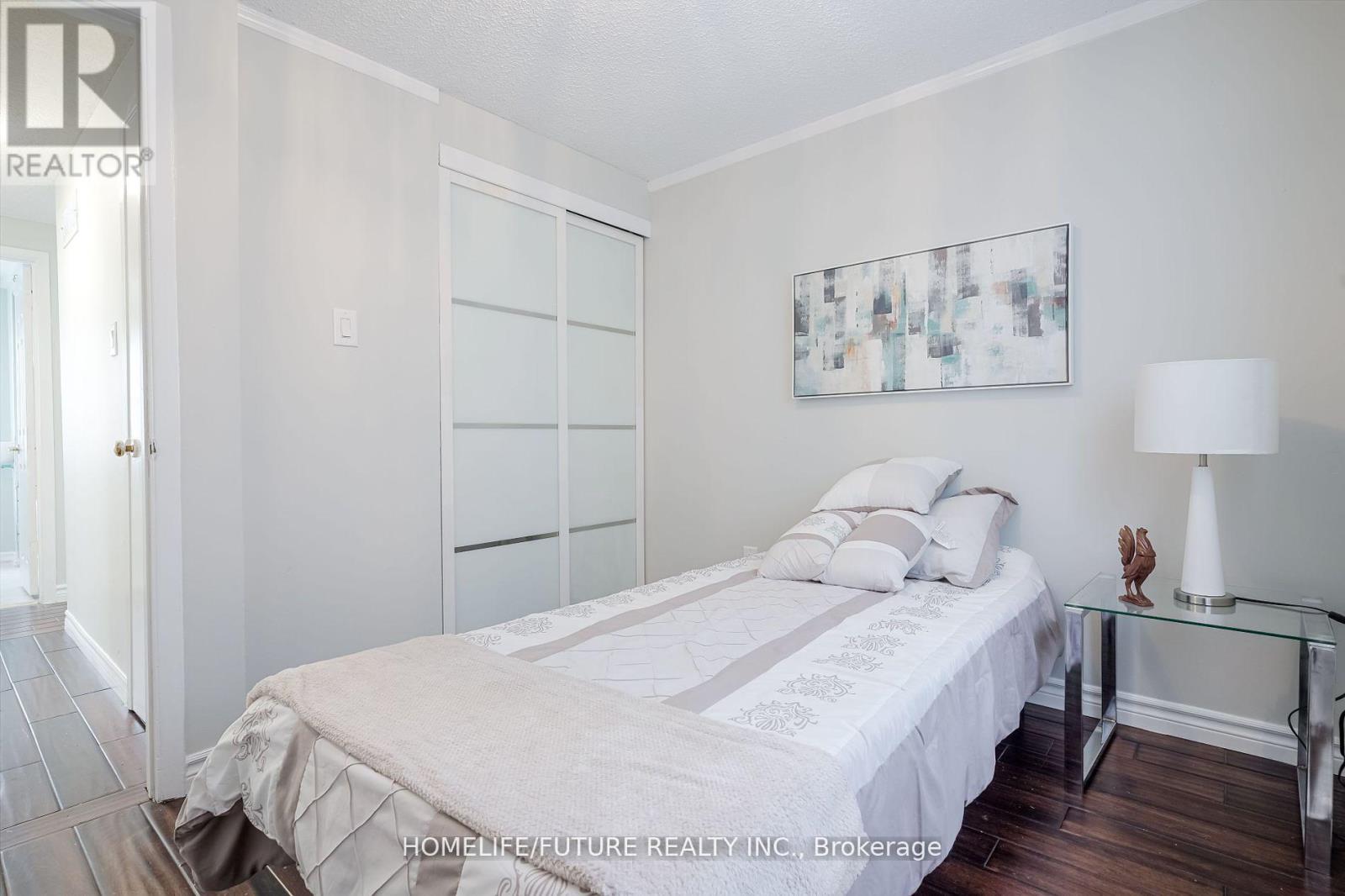 Main & 2nd Flr - 47 Carisbrooke Square, Toronto, Ontario  M1B 4M5 - Photo 31 - E13679560