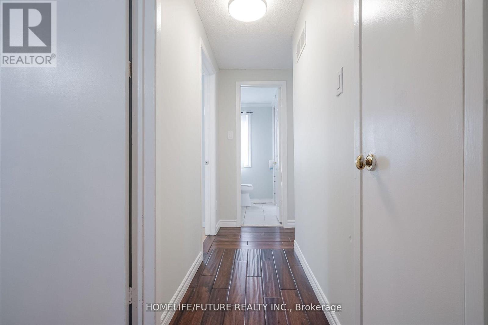 Main & 2nd Flr - 47 Carisbrooke Square, Toronto, Ontario  M1B 4M5 - Photo 32 - E13679560
