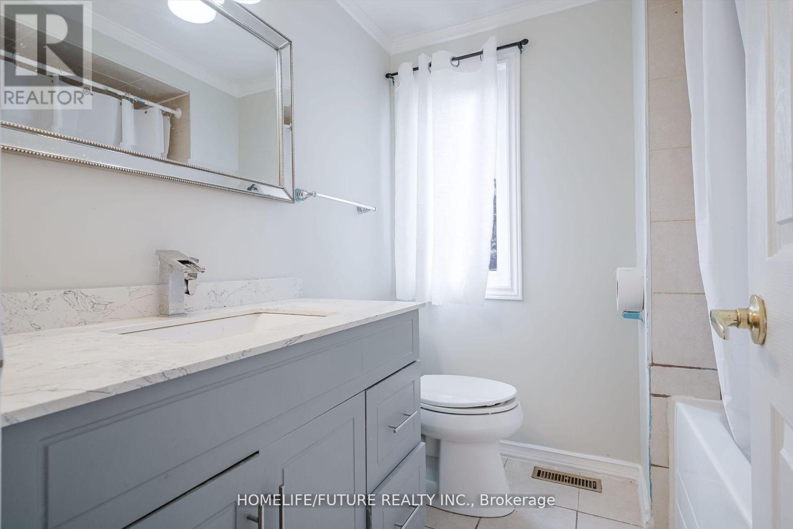 Main & 2nd Flr - 47 Carisbrooke Square, Toronto, Ontario  M1B 4M5 - Photo 33 - E13679560