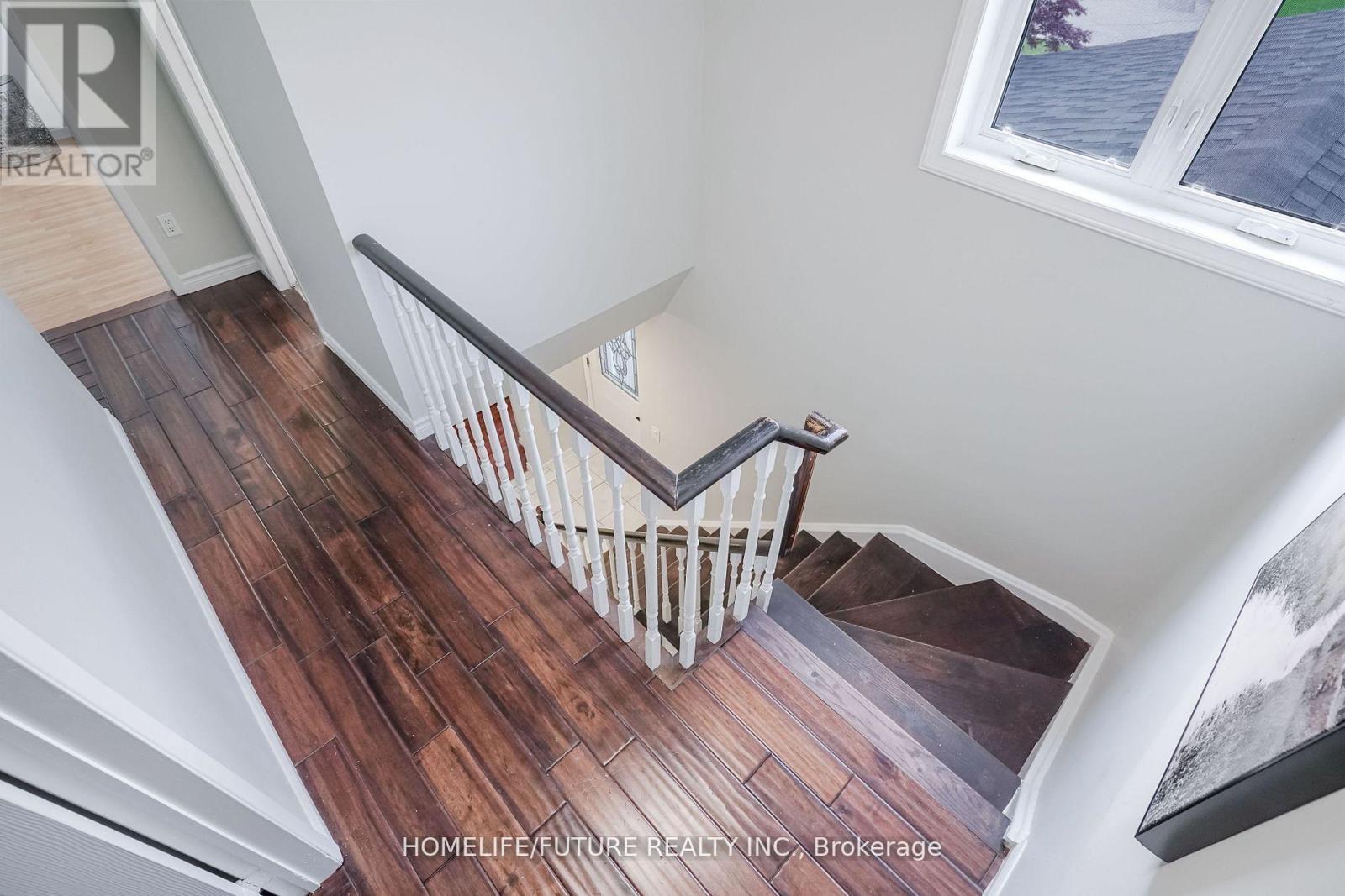 Main & 2nd Flr - 47 Carisbrooke Square, Toronto, Ontario  M1B 4M5 - Photo 35 - E13679560