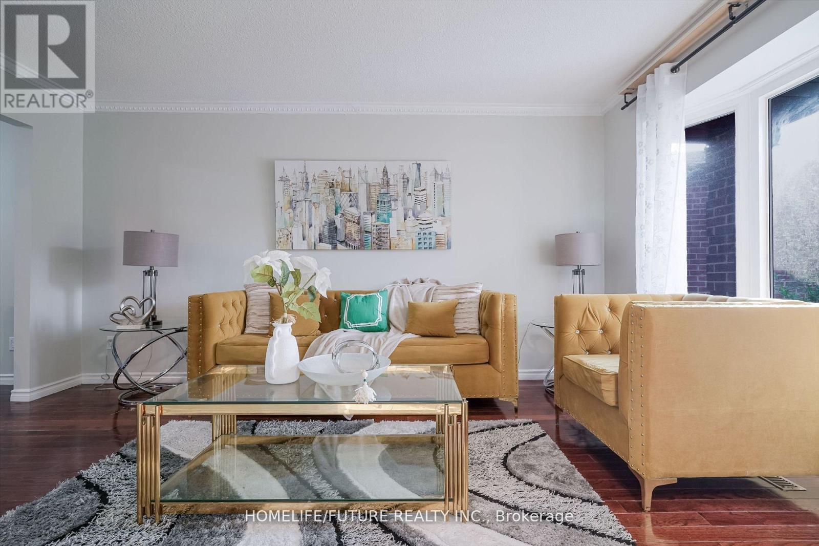 Main & 2nd Flr - 47 Carisbrooke Square, Toronto, Ontario  M1B 4M5 - Photo 7 - E13679560