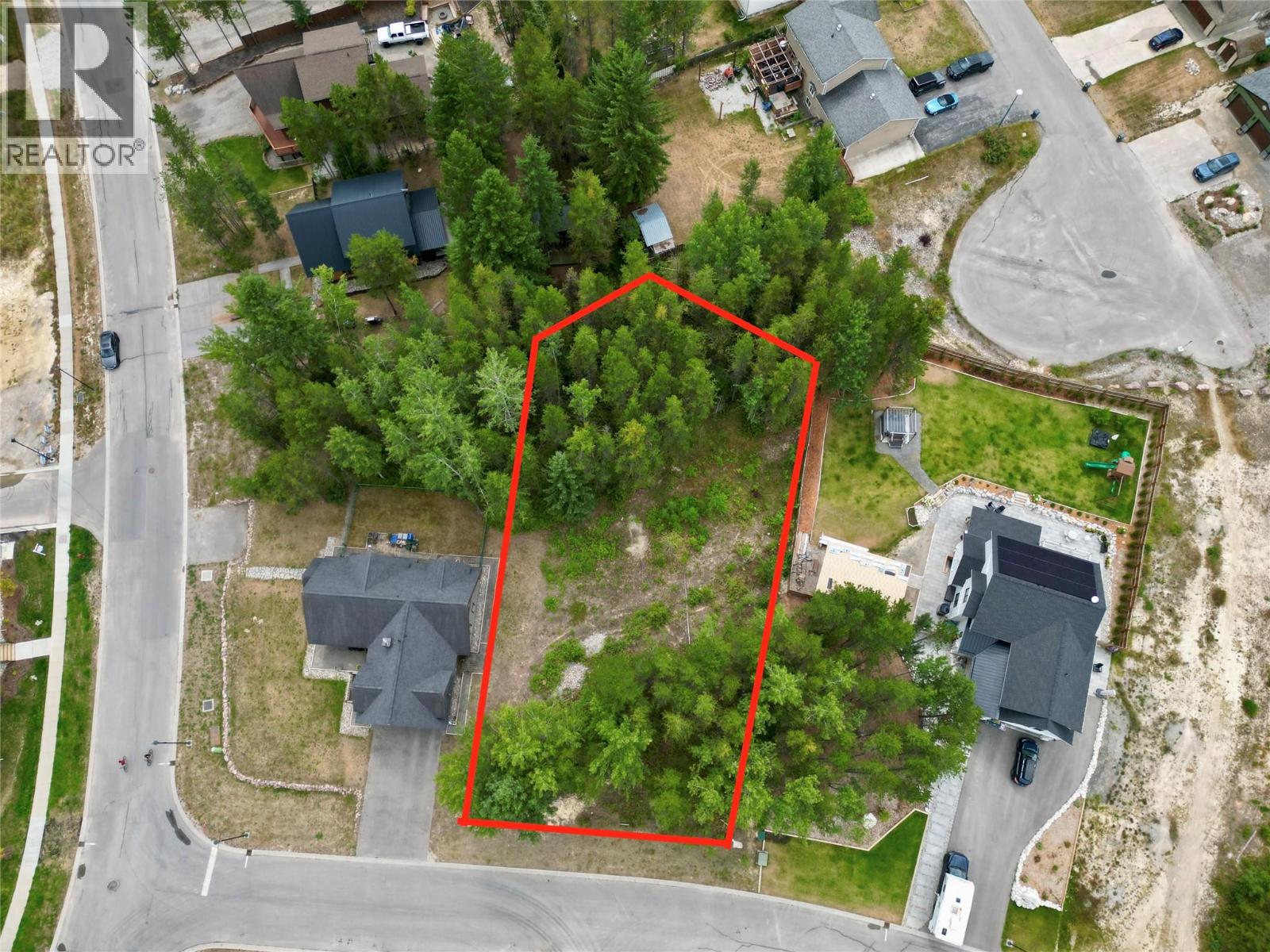 1505 QUARTZ Crescent, Golden, British Columbia