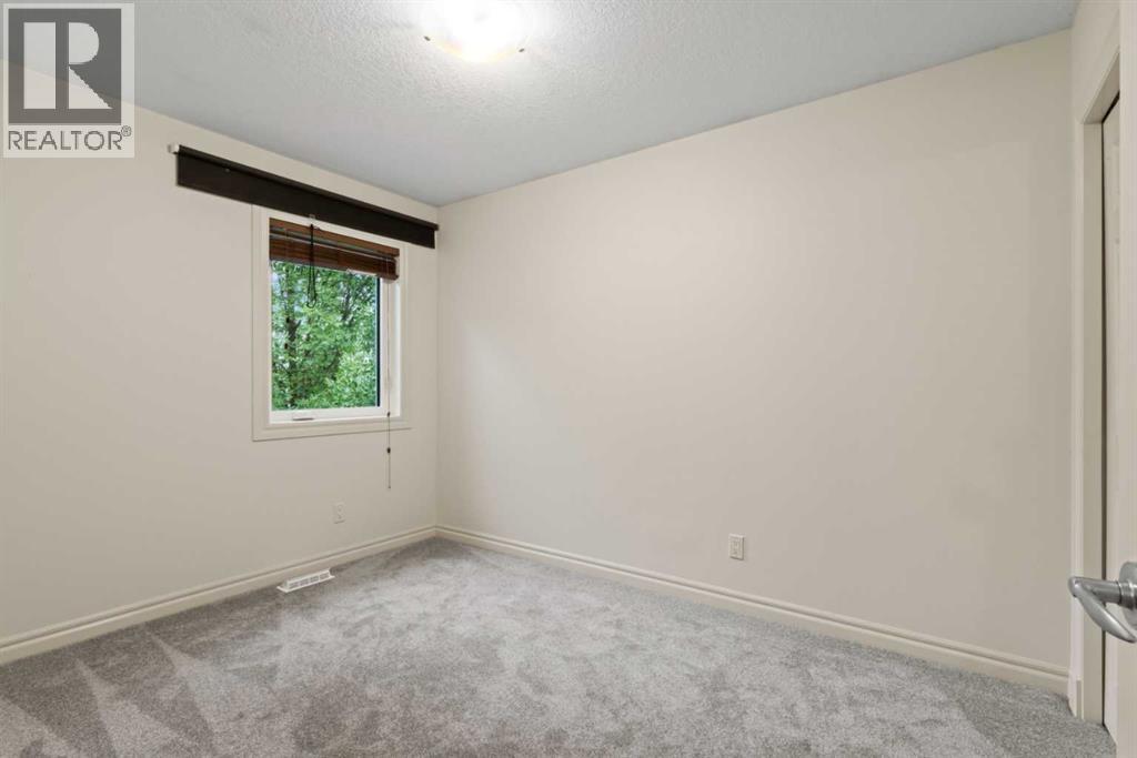 126 Chapman Close SE, Calgary, Alberta  T2X 3V7 - Photo 21 - A2336195