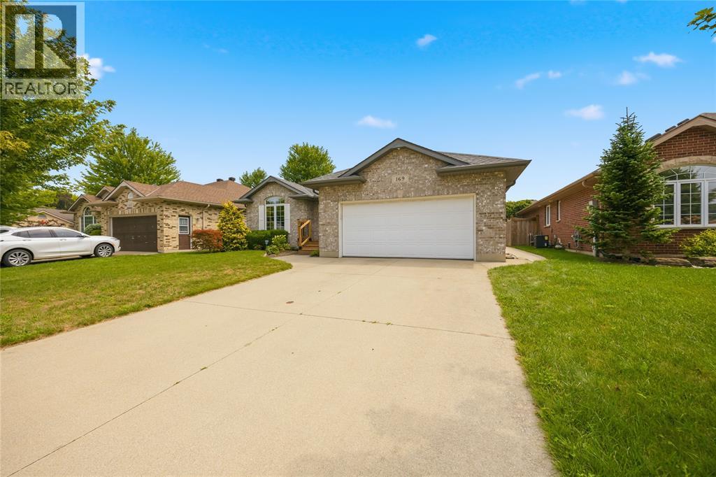169 AUGUSTA BOULEVARD Sarnia Ontario Canada N7W0A1 3