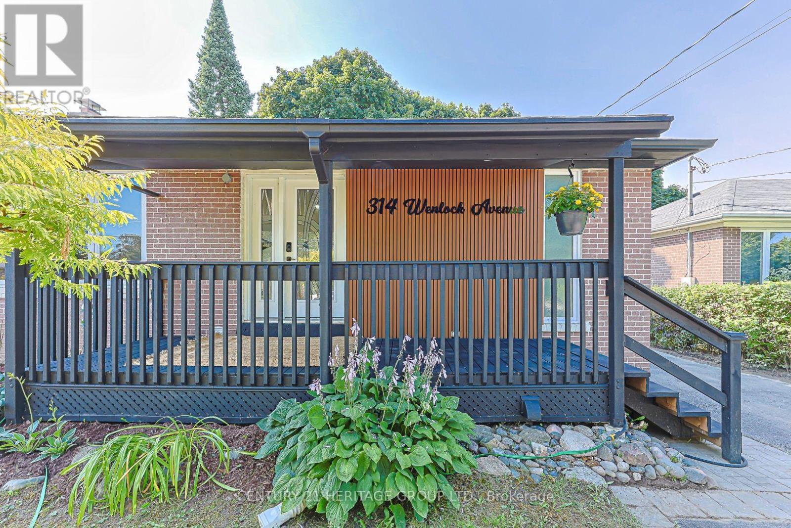 314 Wenlock Avenue, Richmond Hill, Ontario  L4C 1M7 - Photo 2 - N13679576