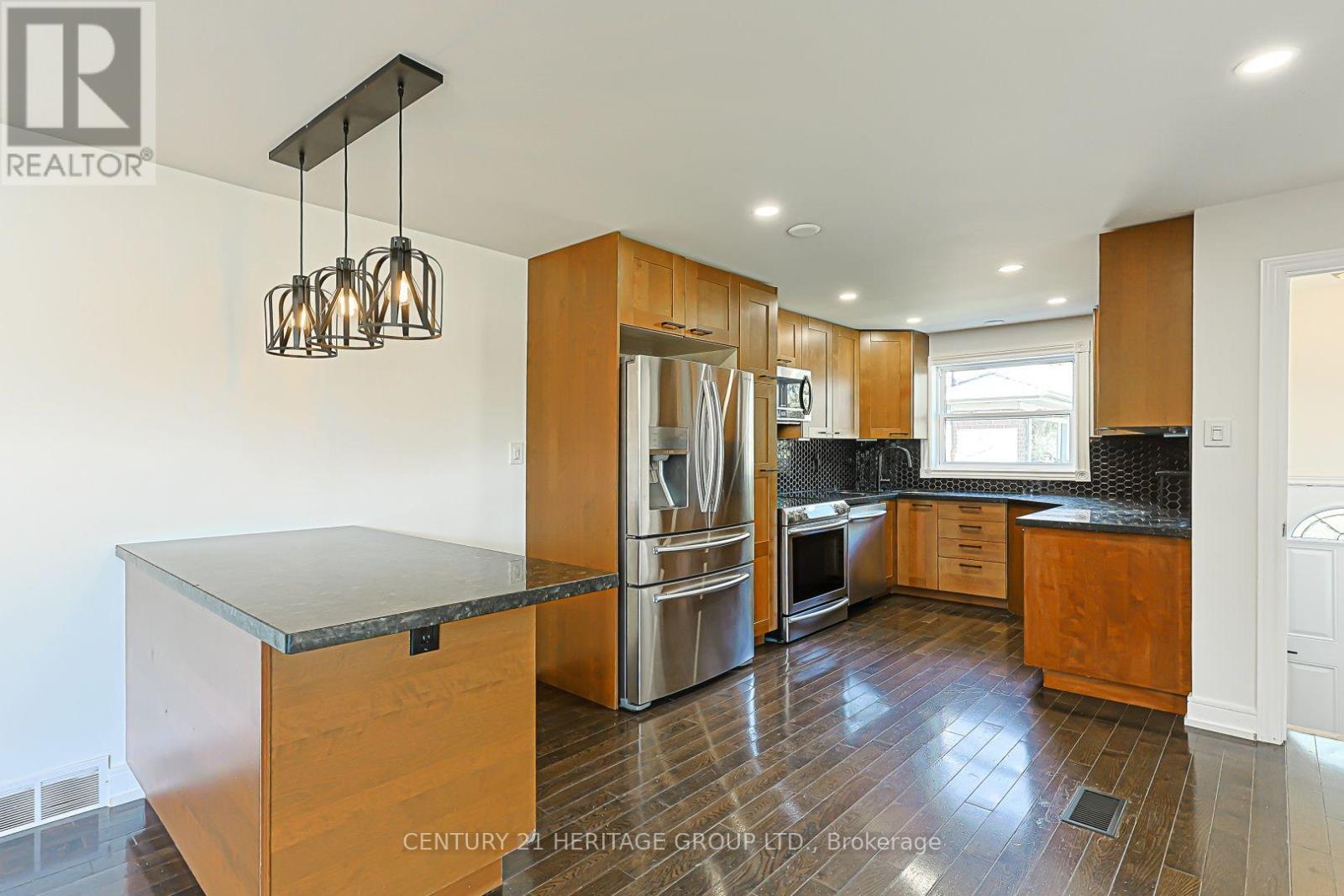 314 Wenlock Avenue, Richmond Hill, Ontario  L4C 1M7 - Photo 6 - N13679576