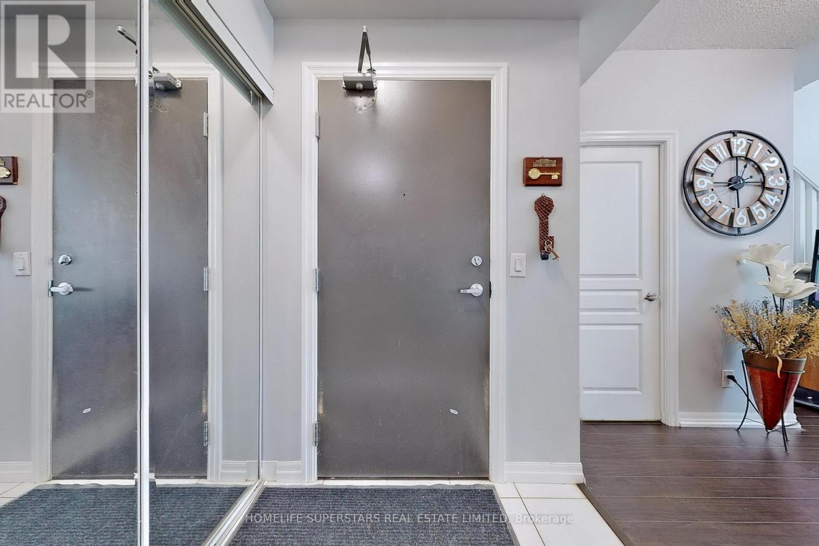 1013 - 223 Webb Drive, Mississauga, Ontario  L5B 4P2 - Photo 10 - W13679554