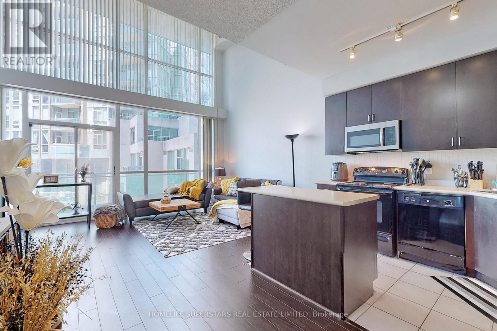 1013 - 223 Webb Drive, Mississauga, Ontario  L5B 4P2 - Photo 14 - W13679554