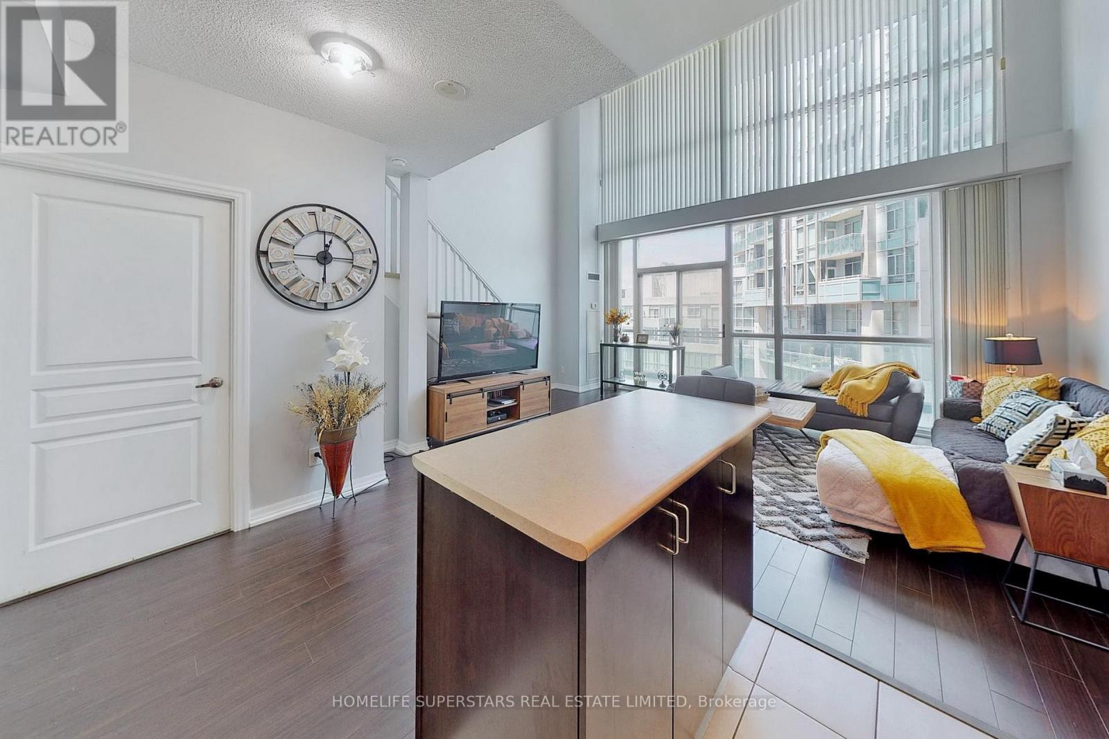 1013 - 223 Webb Drive, Mississauga, Ontario  L5B 4P2 - Photo 17 - W13679554