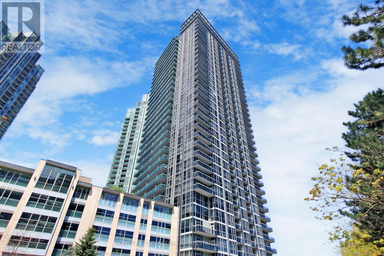 1013 - 223 Webb Drive, Mississauga, Ontario  L5B 4P2 - Photo 2 - W13679554