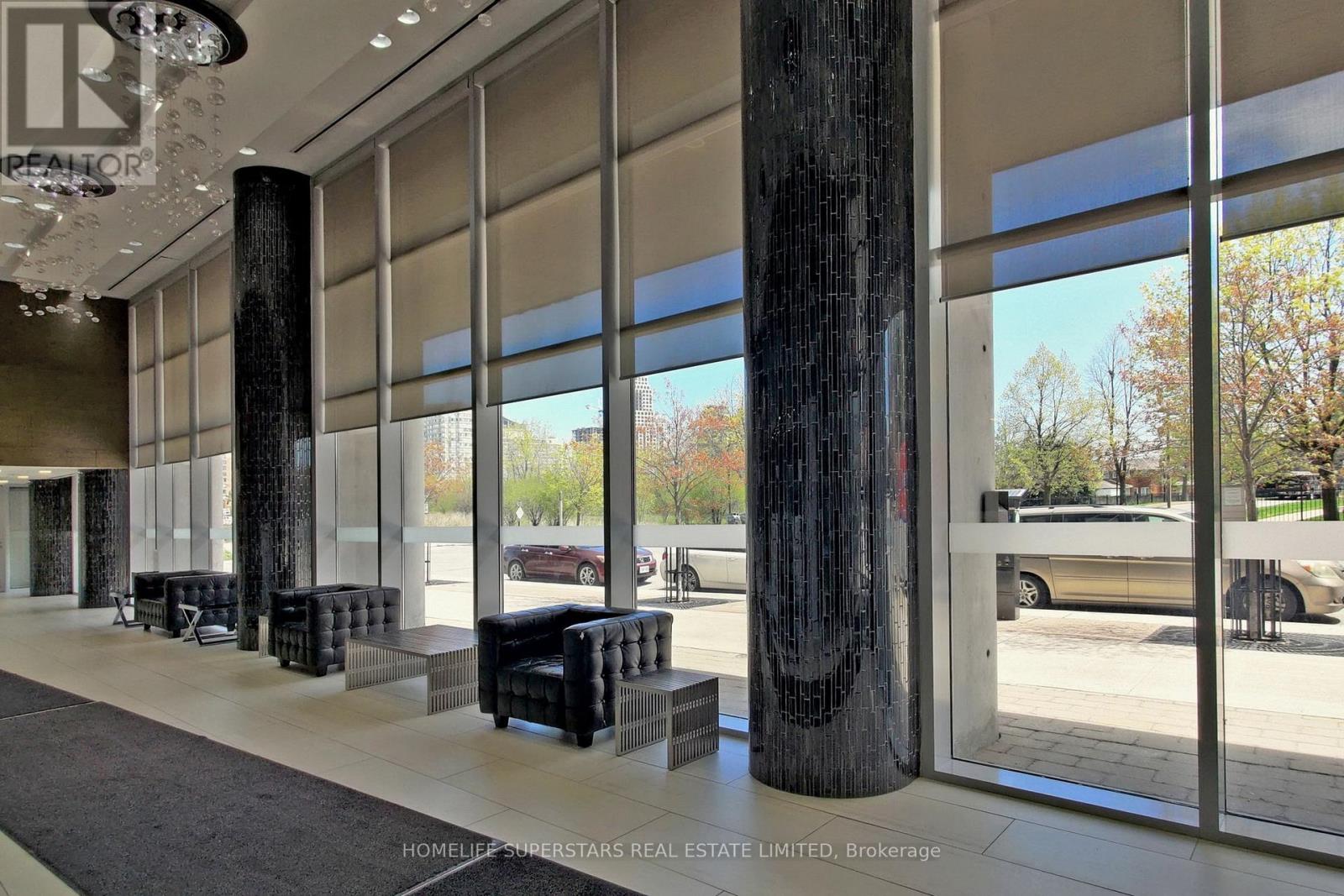 1013 - 223 Webb Drive, Mississauga, Ontario  L5B 4P2 - Photo 4 - W13679554