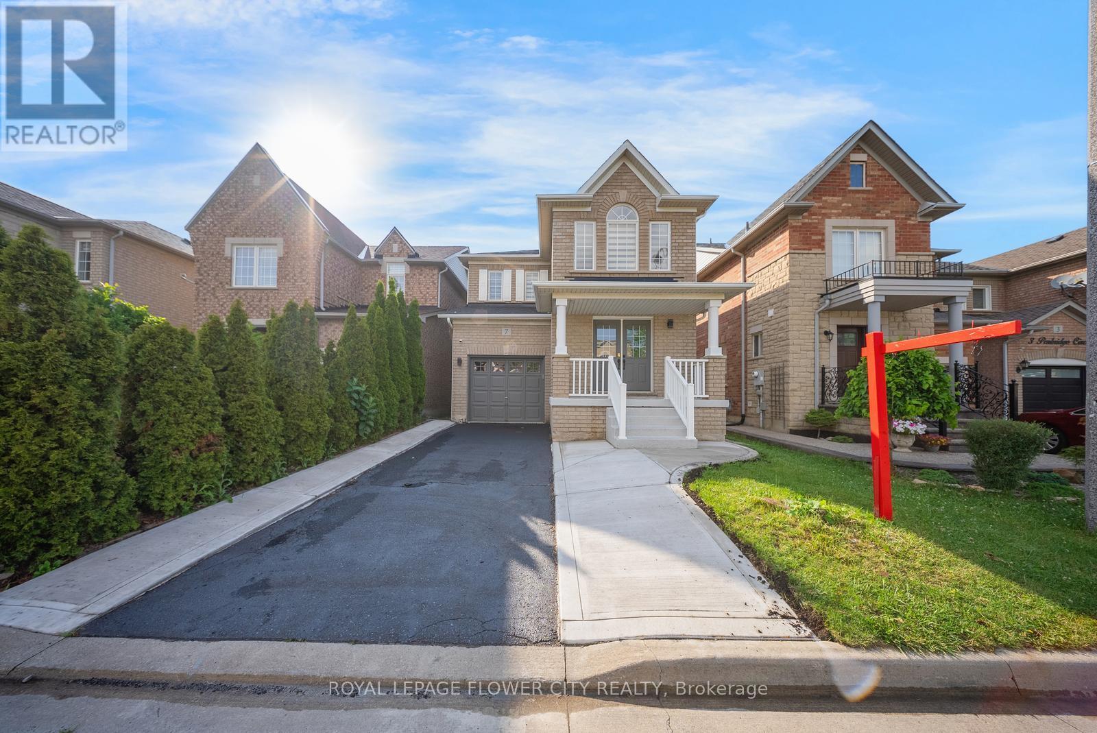 7 Penbridge Circle, Brampton, Ontario  L7A 2P8 - Photo 2 - W13679568