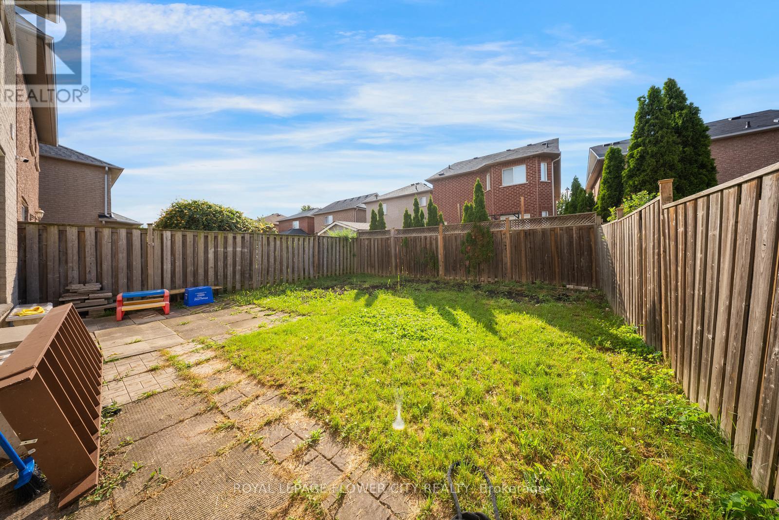 7 Penbridge Circle, Brampton, Ontario  L7A 2P8 - Photo 48 - W13679568