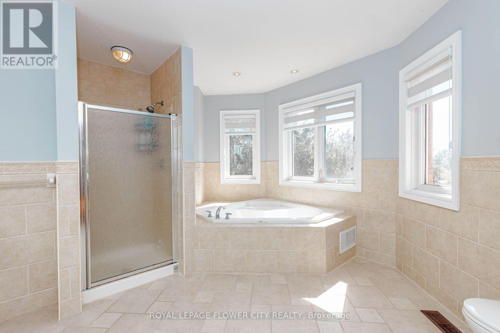 1058 Agram Drive, Oakville, Ontario  L6H 7L6 - Photo 32 - W13679590