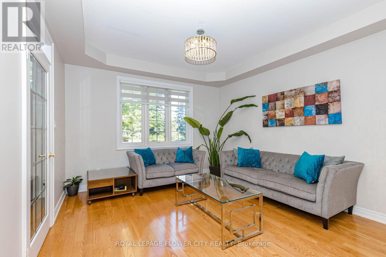 1058 Agram Drive, Oakville, Ontario  L6H 7L6 - Photo 9 - W13679590