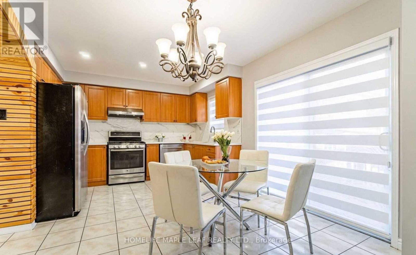 343 Edenbrook Hill Drive, Brampton, Ontario  L7A 2L3 - Photo 5 - W13679598