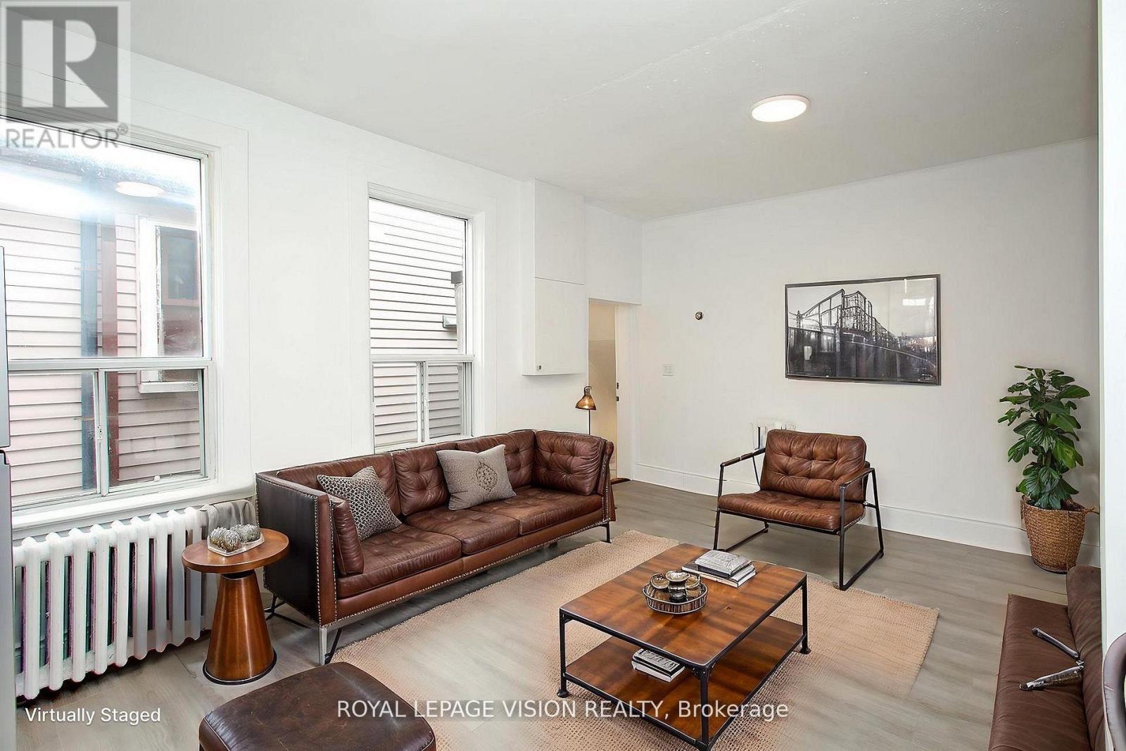 819 Pape Avenue, Toronto, Ontario  M4K 3V1 - Photo 19 - E13500406