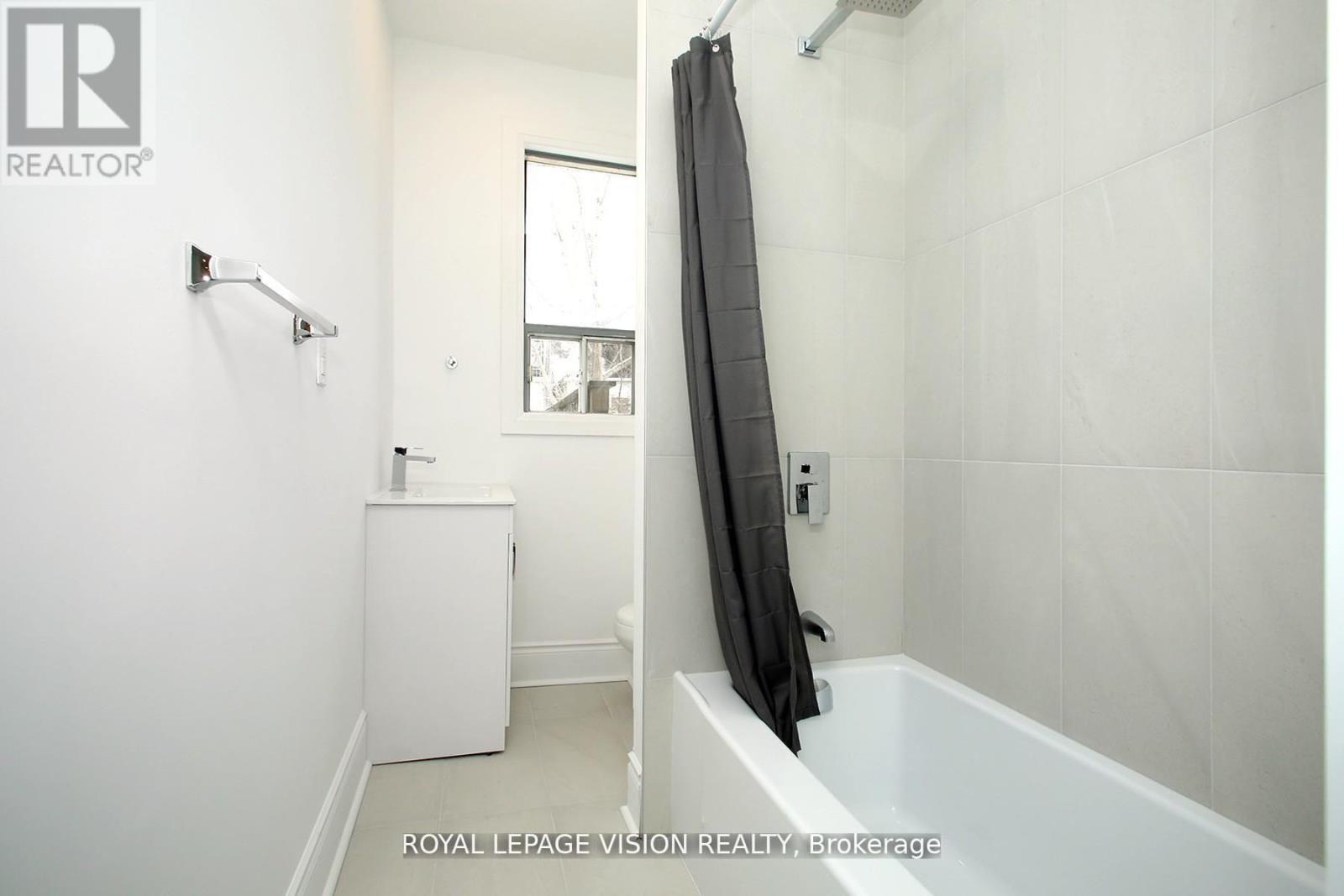 819 Pape Avenue, Toronto, Ontario  M4K 3V1 - Photo 22 - E13500406