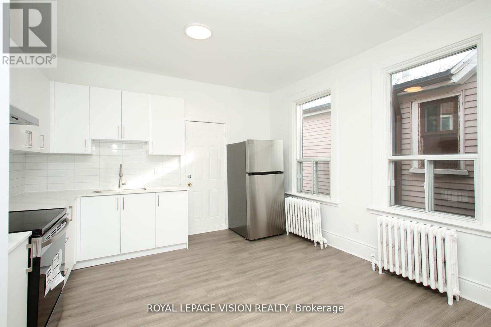 819 Pape Avenue, Toronto, Ontario  M4K 3V1 - Photo 24 - E13500406