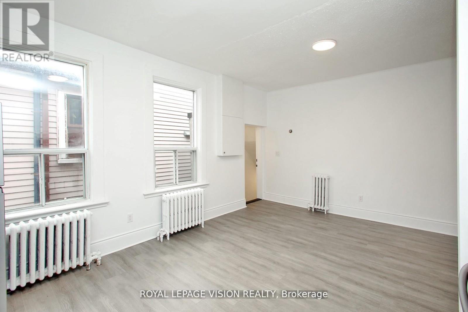 819 Pape Avenue, Toronto, Ontario  M4K 3V1 - Photo 28 - E13500406
