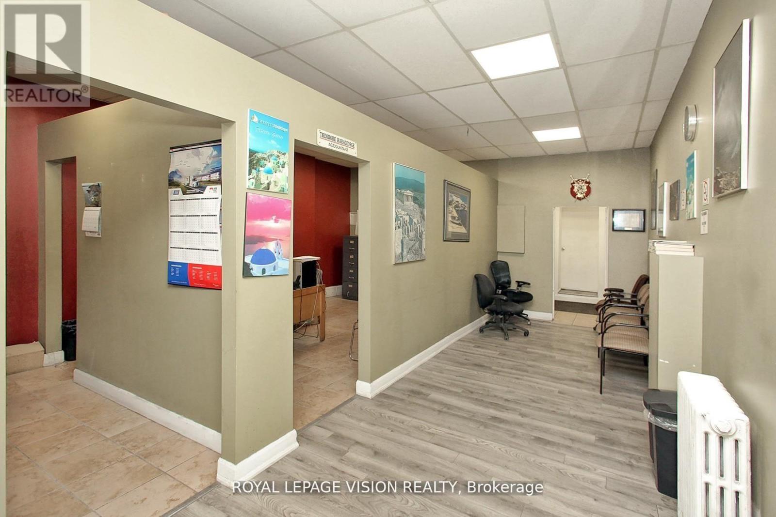 819 Pape Avenue, Toronto, Ontario  M4K 3V1 - Photo 7 - E13500406