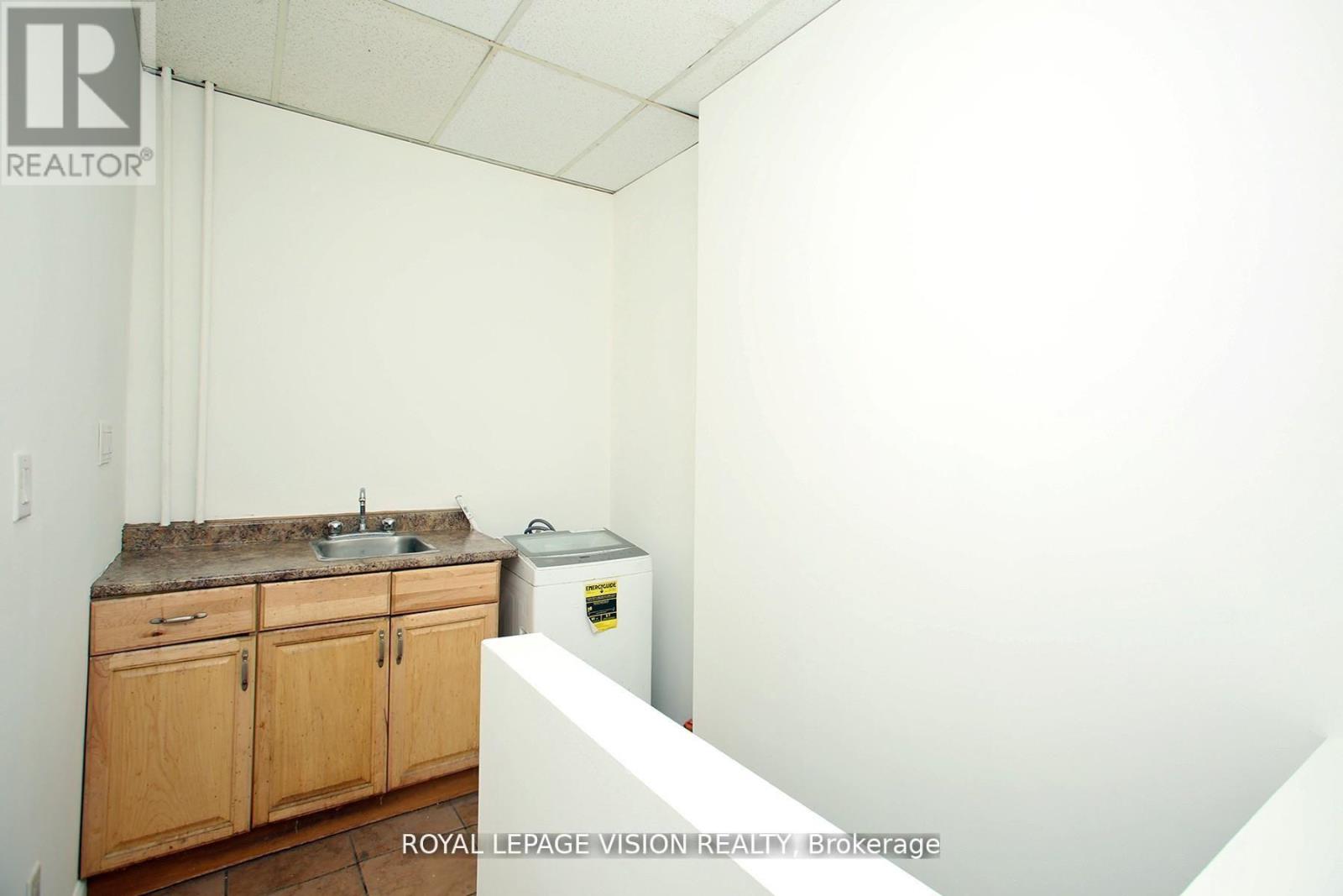 819 Pape Avenue, Toronto, Ontario  M4K 3V1 - Photo 16 - E13500406