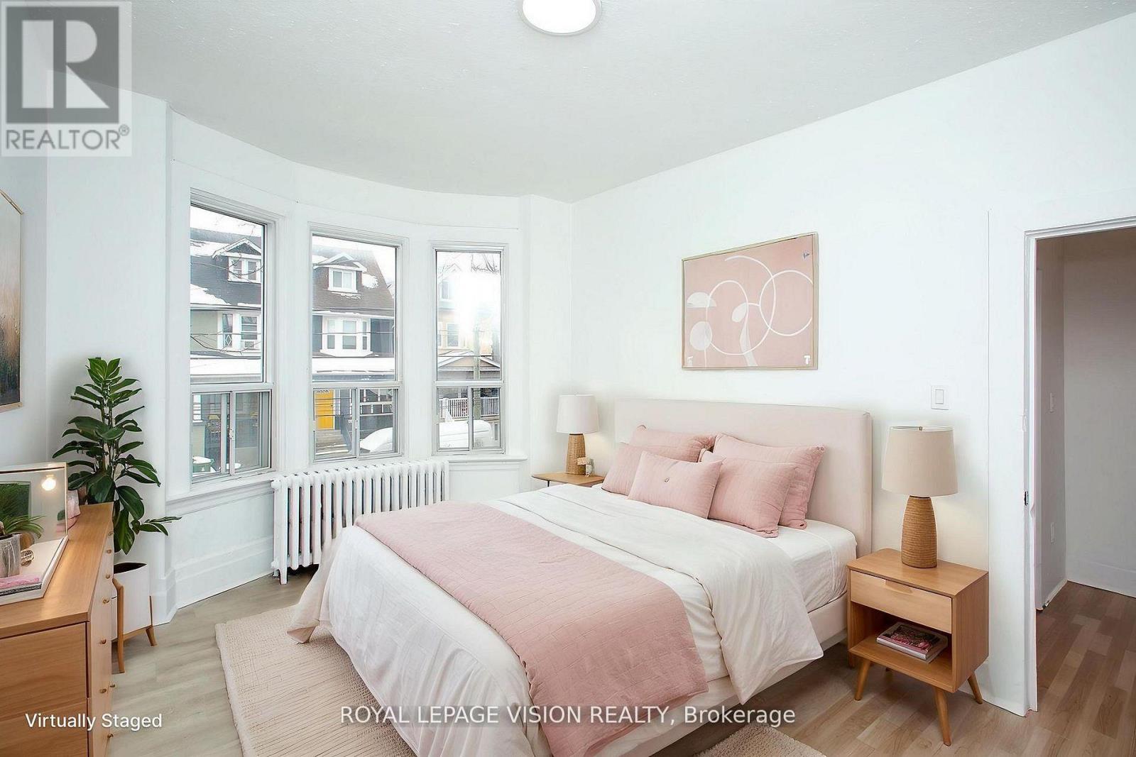 819 Pape Avenue, Toronto, Ontario  M4K 3V1 - Photo 23 - E13500406