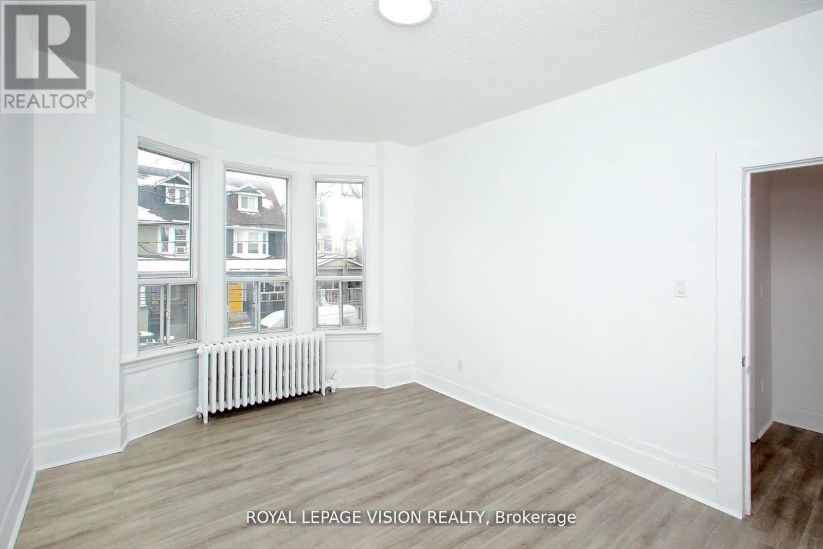 819 Pape Avenue, Toronto, Ontario  M4K 3V1 - Photo 27 - E13500406