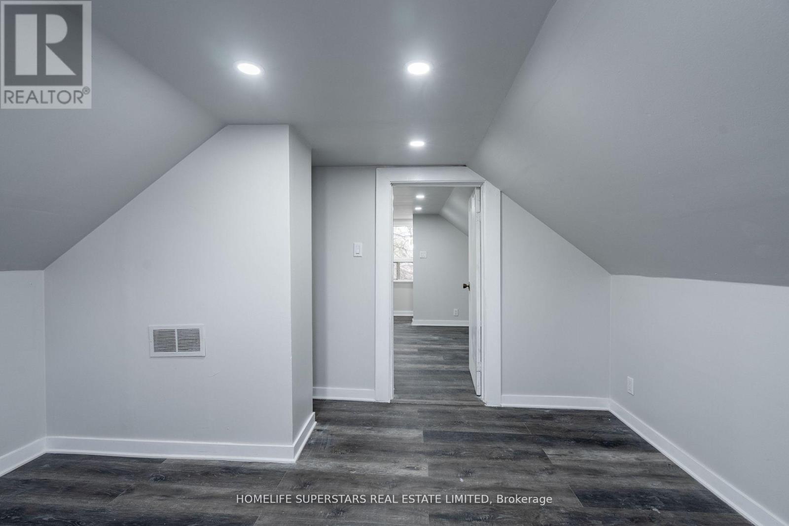 4550 Homewood Avenue, Niagara Falls, Ontario  L2E 4X8 - Photo 15 - X13679602