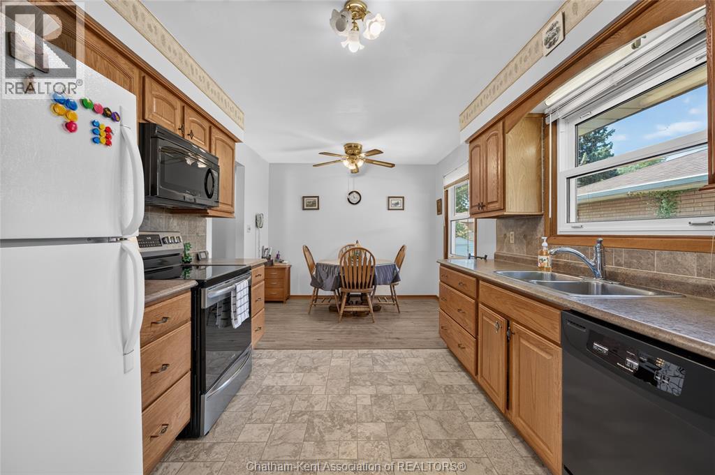 18 Cameo Drive, Leamington, Ontario  N8H 1J2 - Photo 8 - 26018933