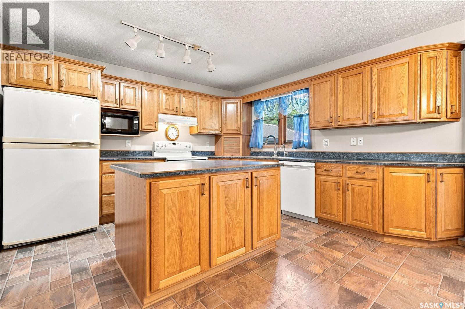843 N Mcintosh Street, Regina, Saskatchewan  S4R 6H1 - Photo 10 - SK045455