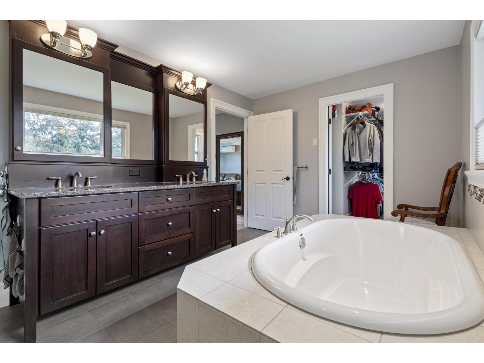 1404 Townline Road, Abbotsford, British Columbia  V2T 6E1 - Photo 15 - R3123054