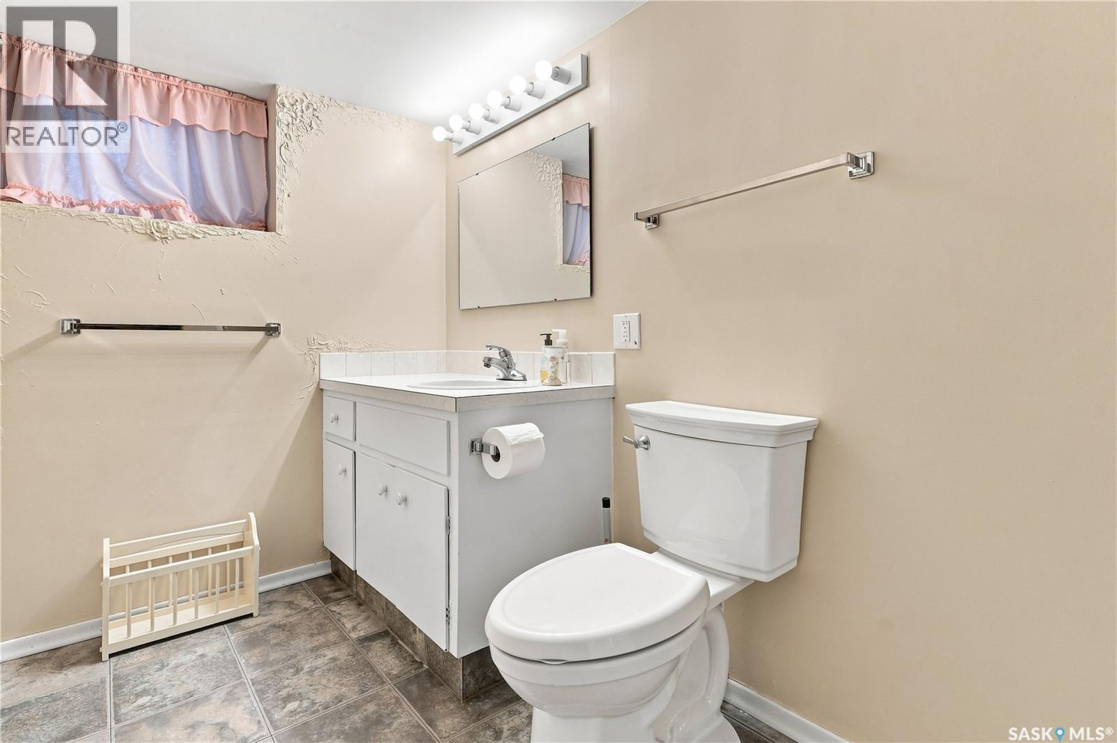 843 N Mcintosh Street, Regina, Saskatchewan  S4R 6H1 - Photo 36 - SK045455