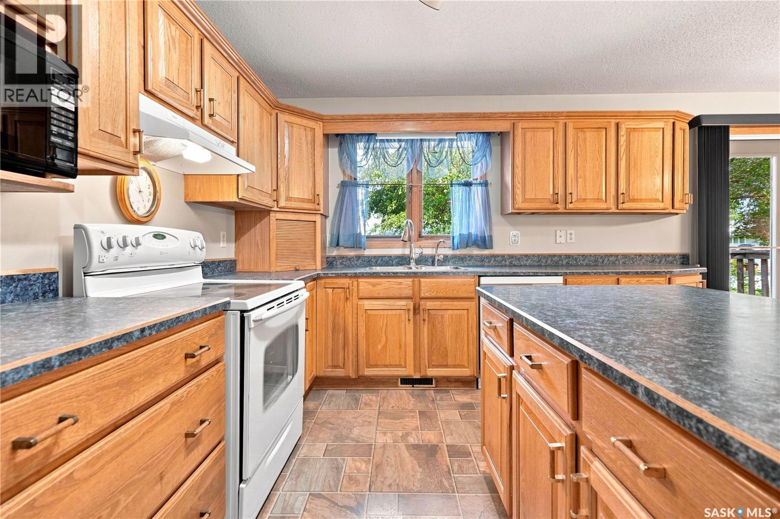 843 N Mcintosh Street, Regina, Saskatchewan  S4R 6H1 - Photo 13 - SK045455