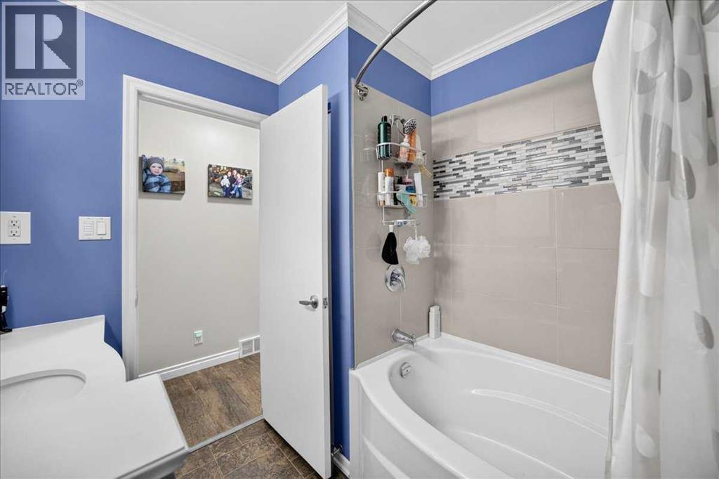 661 12 Avenue, Carstairs, Alberta  T0M 0N0 - Photo 23 - A2337406