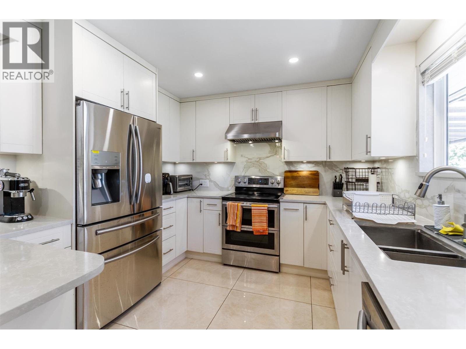 6949 Halifax Street, Burnaby, British Columbia  V5B 2R3 - Photo 10 - R3155975