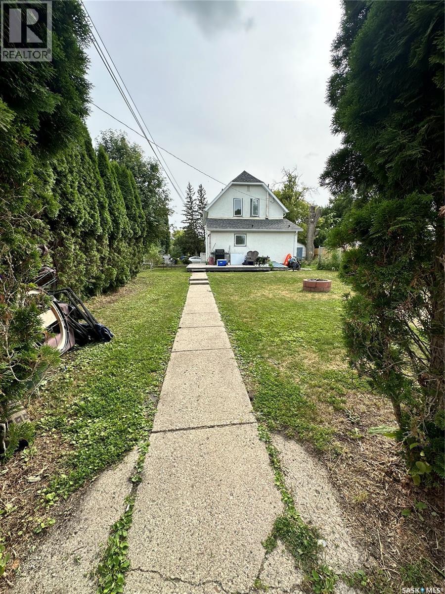 118 5th Avenue W, Melville, Saskatchewan  S0A 2P0 - Photo 3 - SK045701