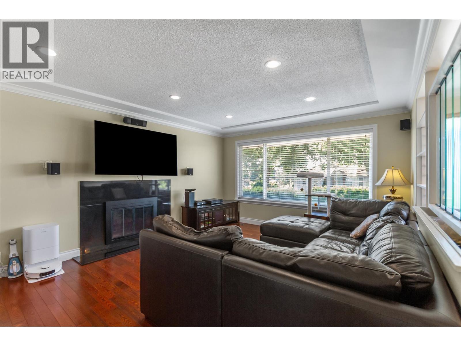 6949 Halifax Street, Burnaby, British Columbia  V5B 2R3 - Photo 6 - R3155975