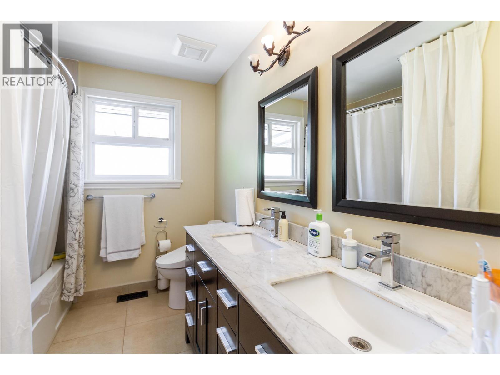 6949 Halifax Street, Burnaby, British Columbia  V5B 2R3 - Photo 11 - R3155975
