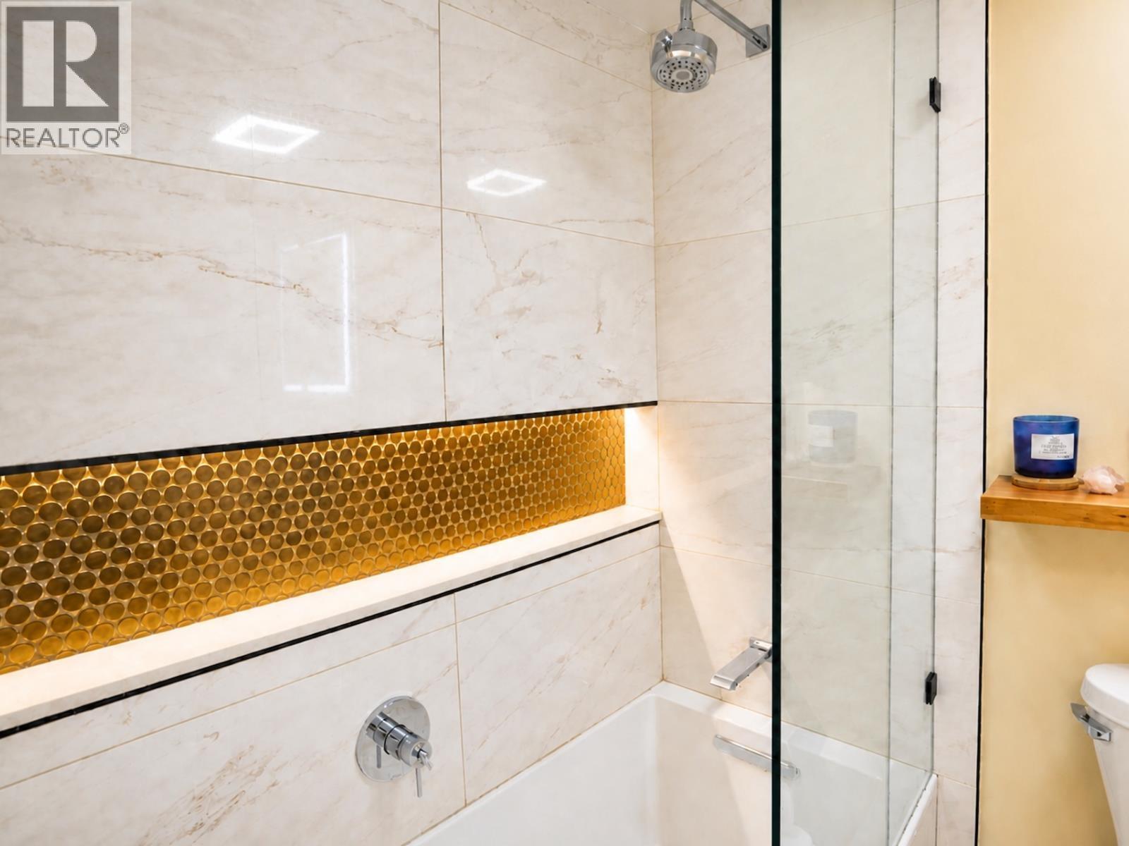 303 441 E 3rd Street, North Vancouver, British Columbia  V7L 1G3 - Photo 10 - R3155894