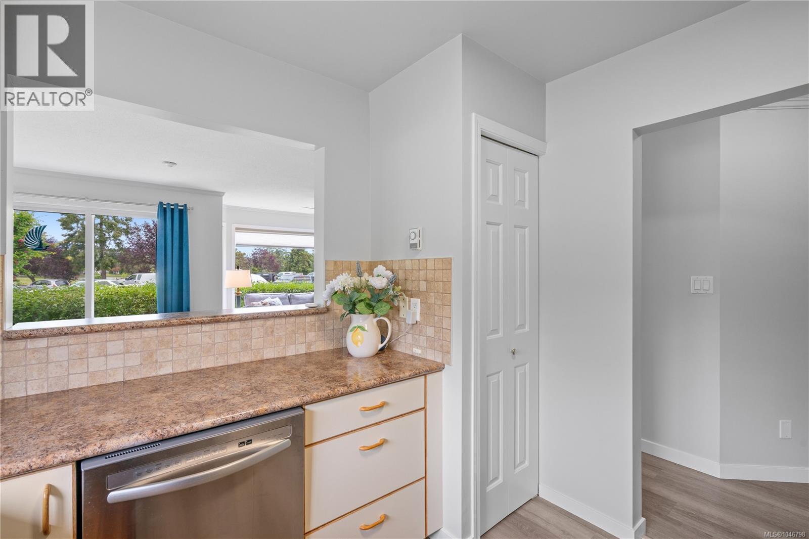 101 10431 Resthaven Dr, Sidney, British Columbia  V8L 3H6 - Photo 17 - 1046798