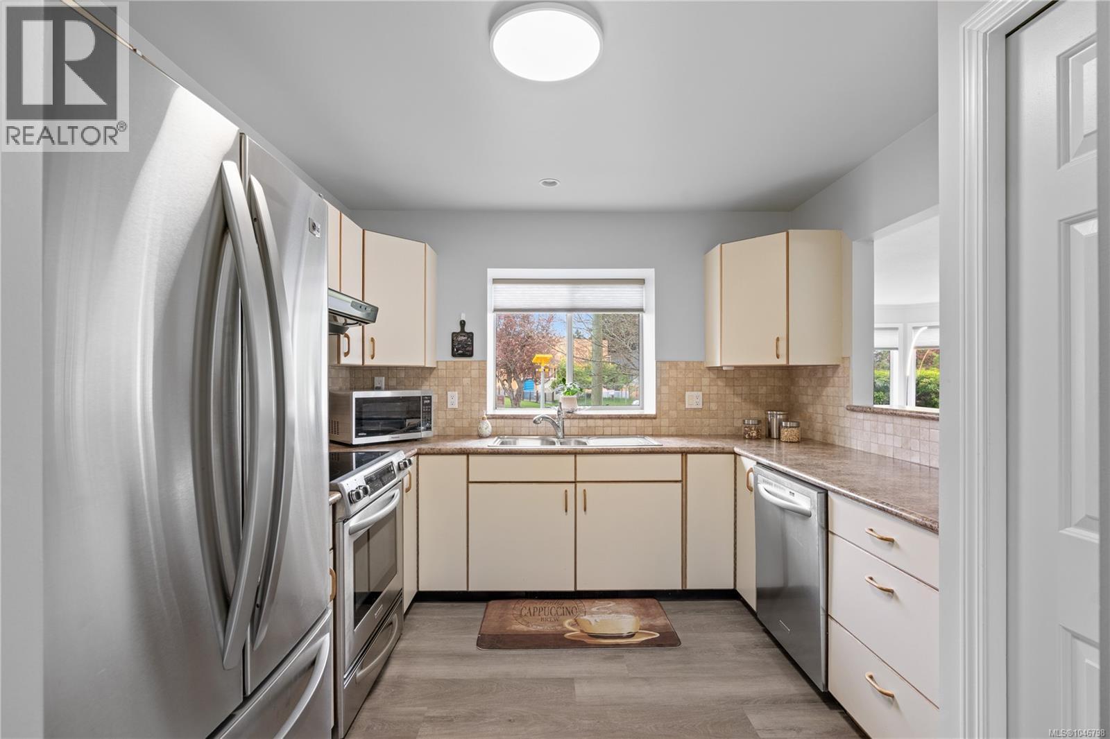 101 10431 Resthaven Dr, Sidney, British Columbia  V8L 3H6 - Photo 19 - 1046798