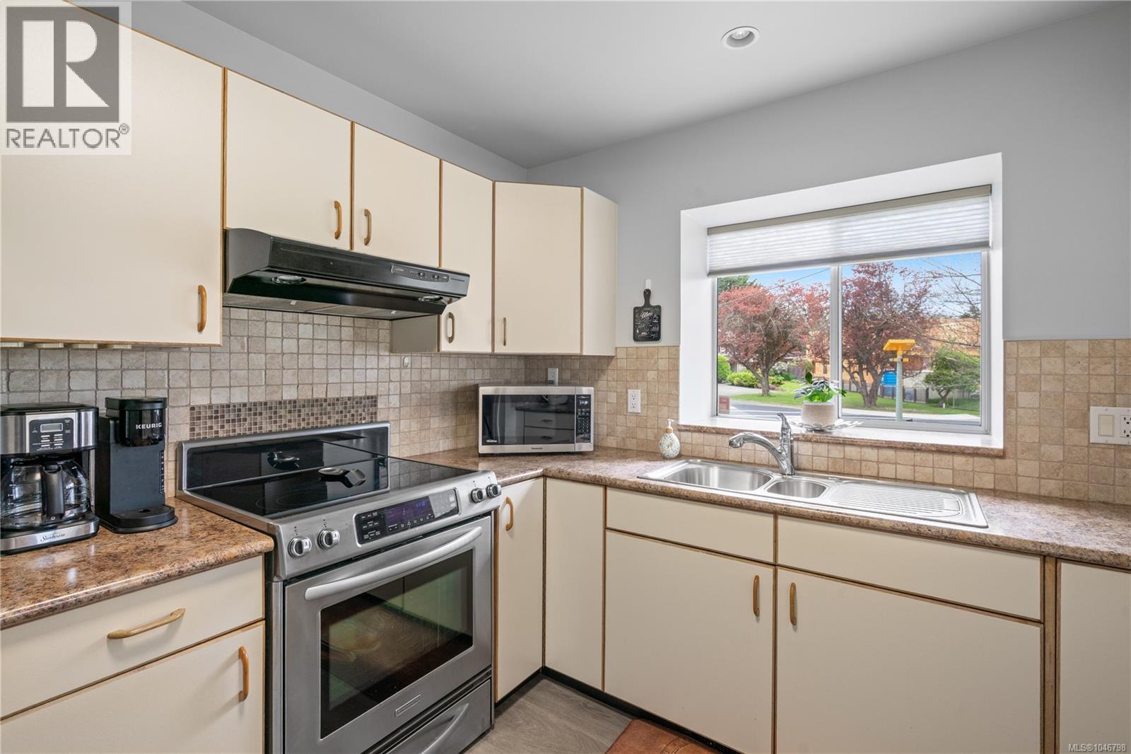 101 10431 Resthaven Dr, Sidney, British Columbia  V8L 3H6 - Photo 42 - 1046798