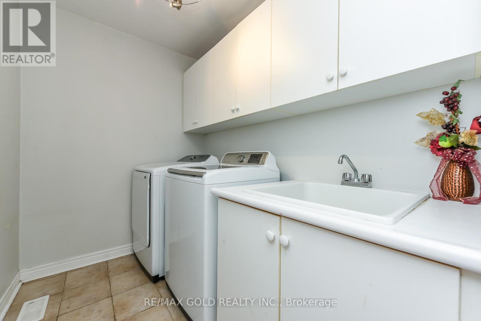 71 Gallview Lane, Brampton, Ontario L6P 1S2 - Photo 23 - W13433264
